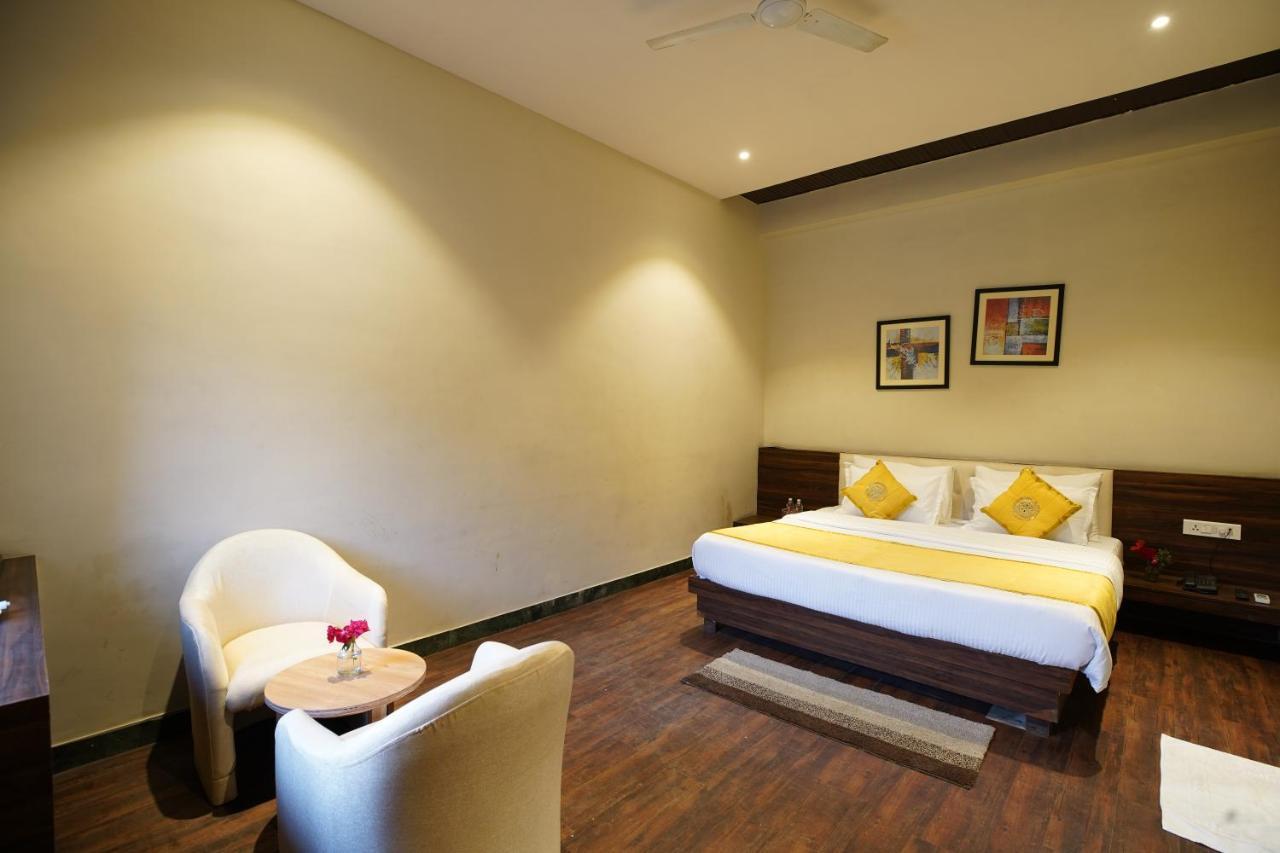 Rawla Ratanpur Hotel Bechiwara Exterior photo